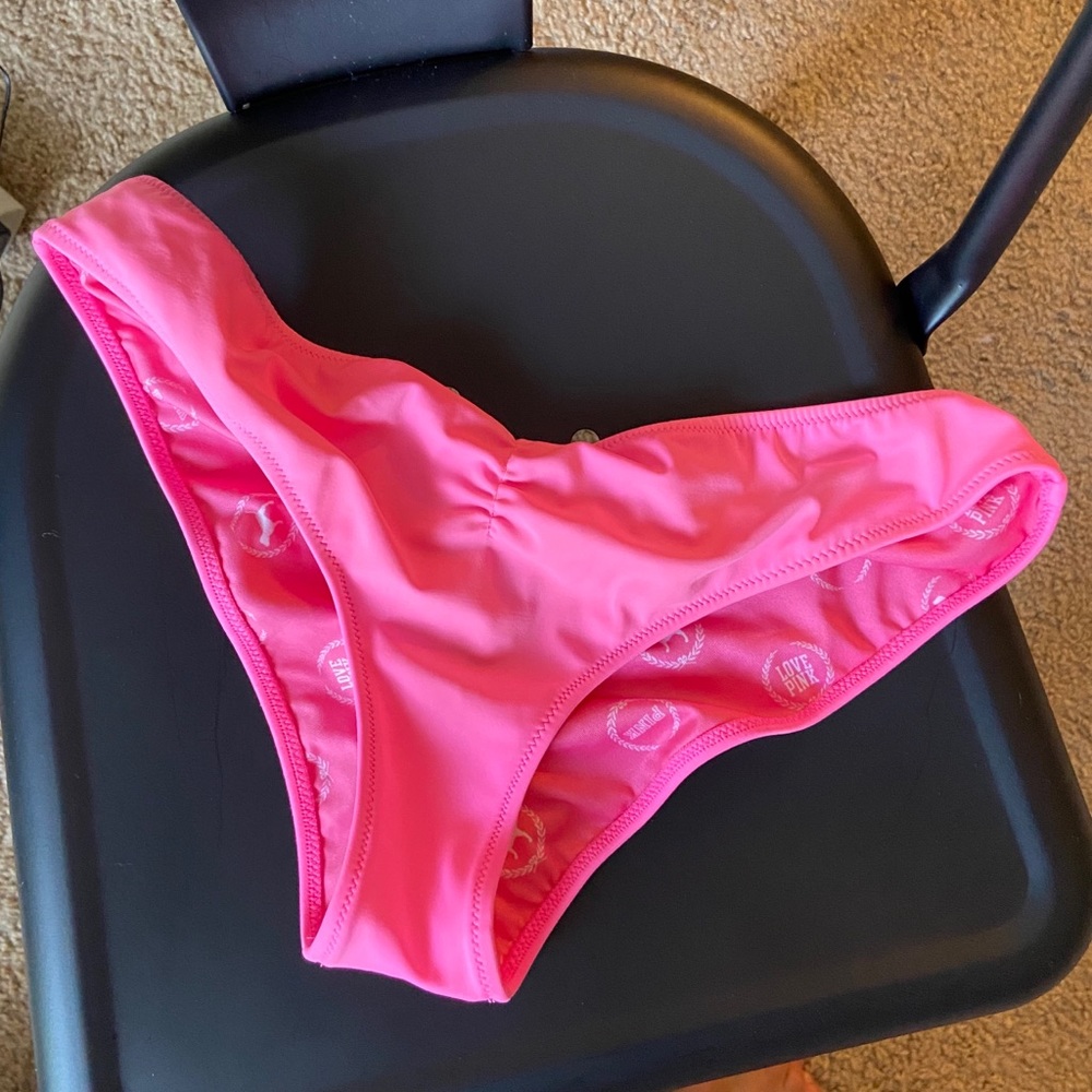 Victoria’s Secret PINK Ruffle high waisted bottoms